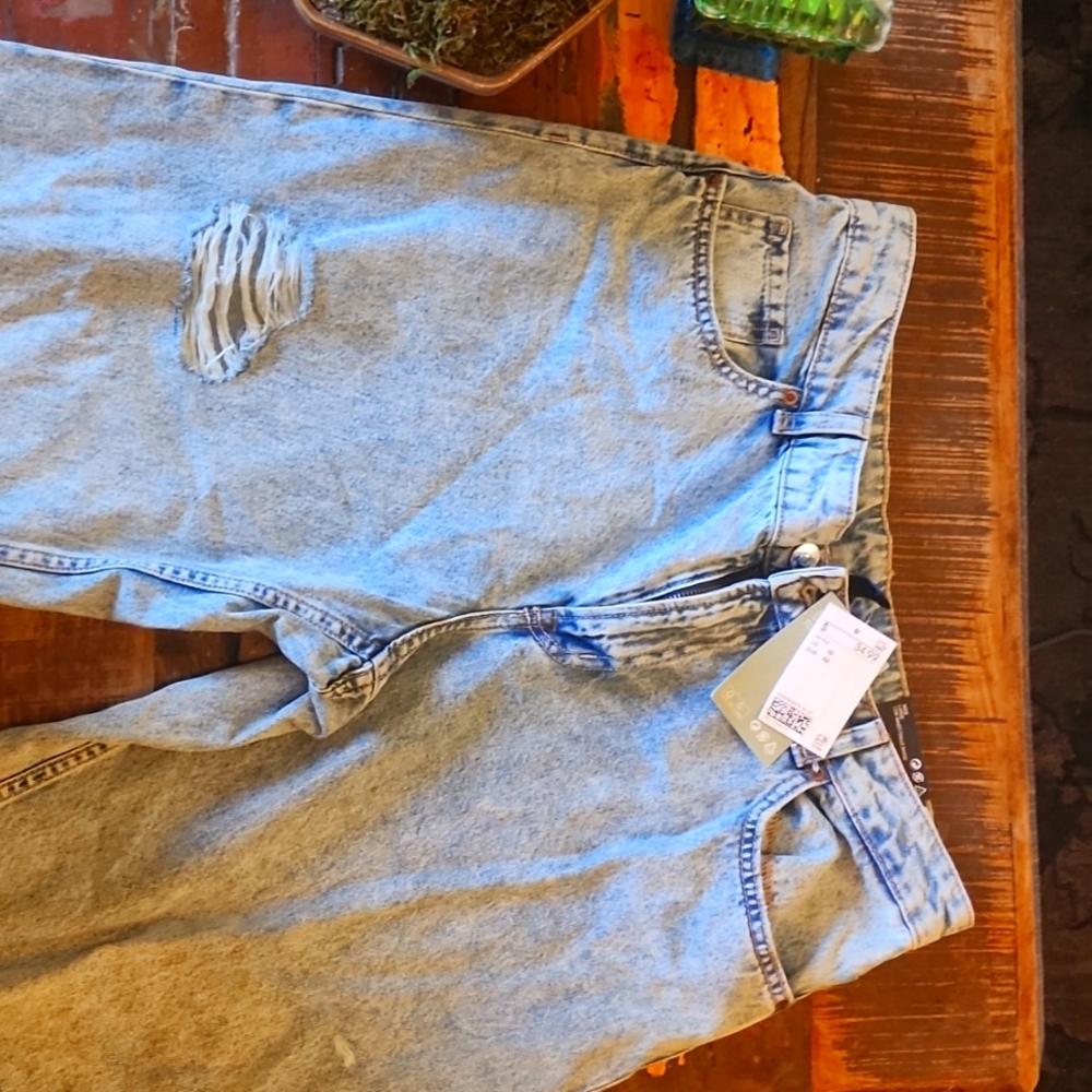 Wide leg high waist h and m vintage styled 90 jean